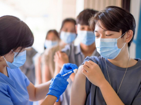 日本東京發布流感警報，赴日旅遊「3準備」林氏璧提點！流感疫苗出國前幾天打才有效、自費要注意什麼？